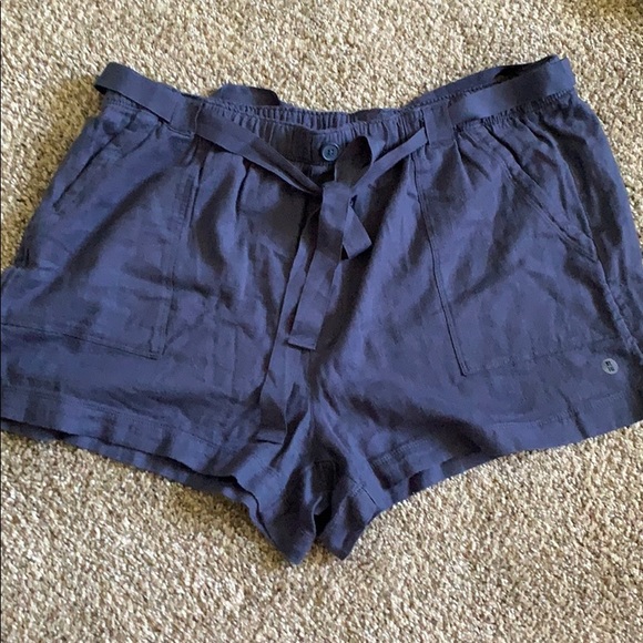 aerie Pants - Navy blue highwaisted shorts!